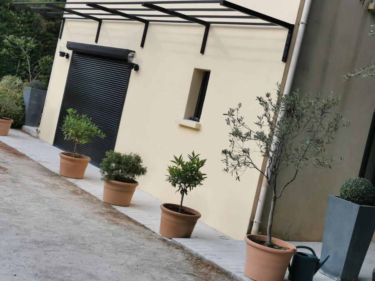Gite 2 Chambres Avec Piscine Sernhac Exteriör bild