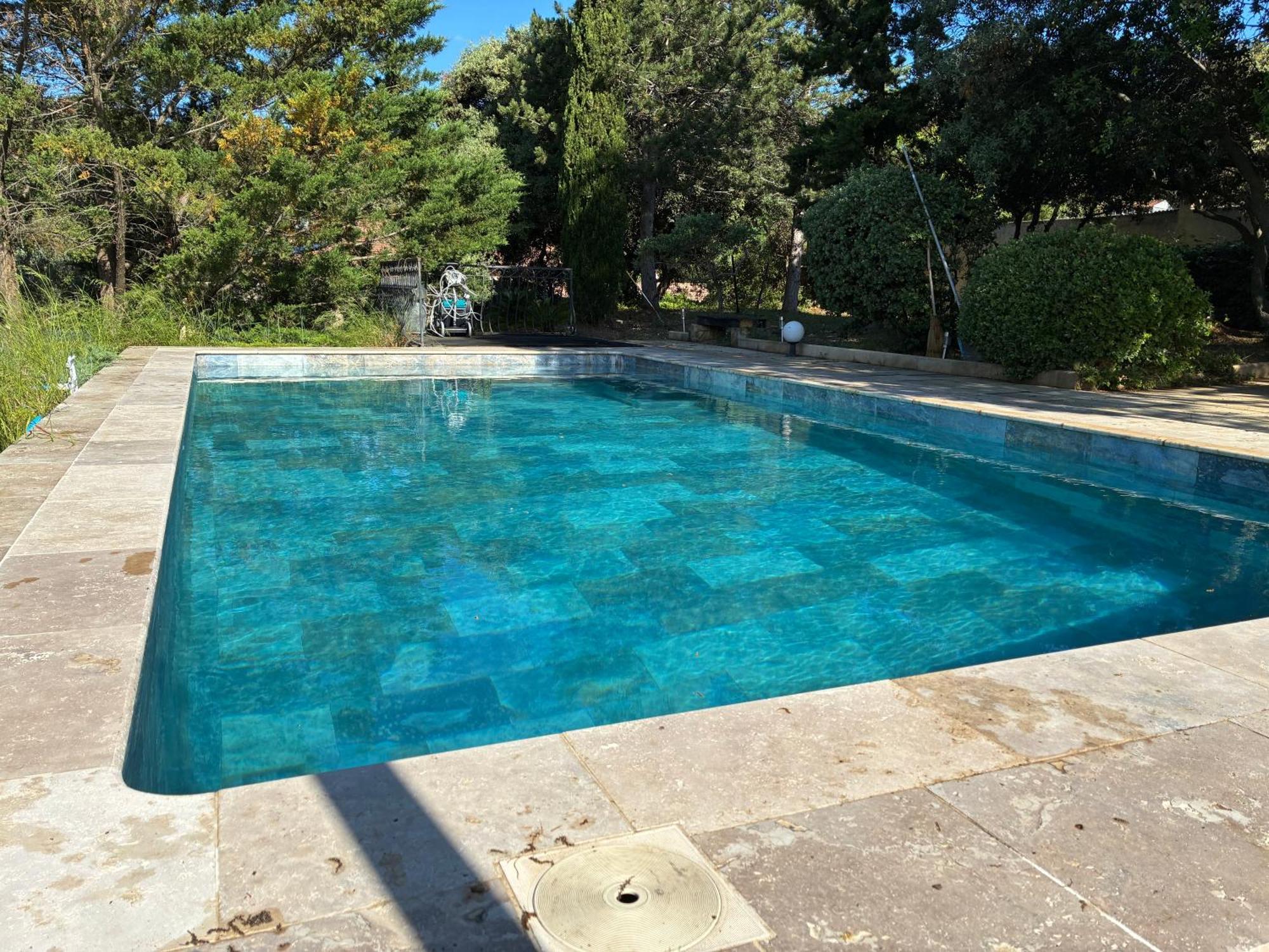 Gite 2 Chambres Avec Piscine Sernhac Exteriör bild